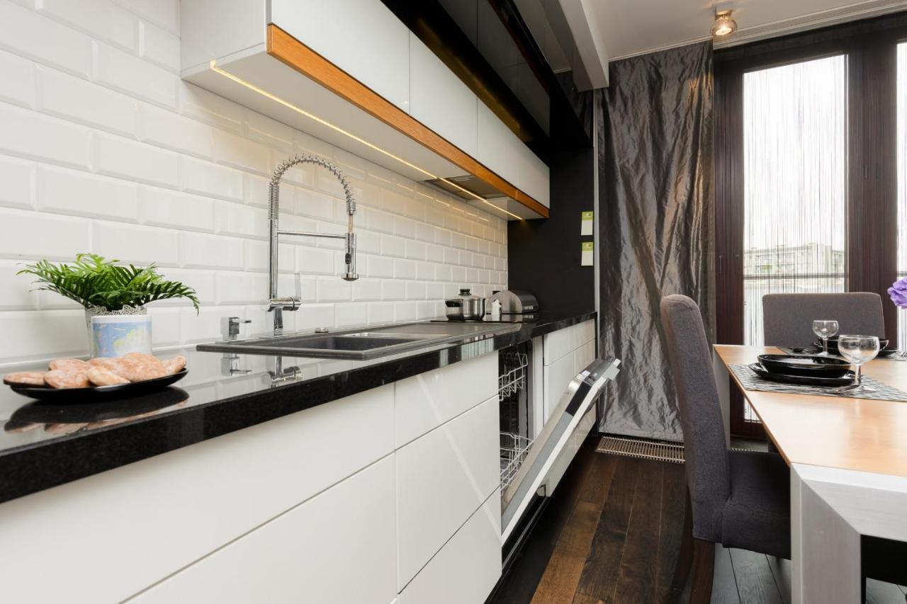 Warsaw Srodmiescie Riverside Three-Bedroom Apartment By Renters Екстер'єр фото