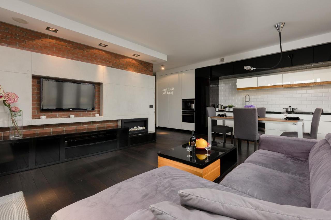 Warsaw Srodmiescie Riverside Three-Bedroom Apartment By Renters Екстер'єр фото
