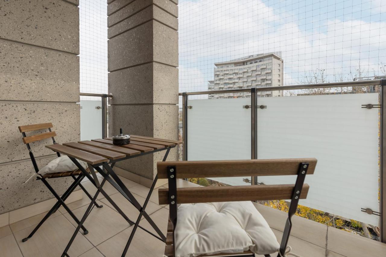 Warsaw Srodmiescie Riverside Three-Bedroom Apartment By Renters Екстер'єр фото