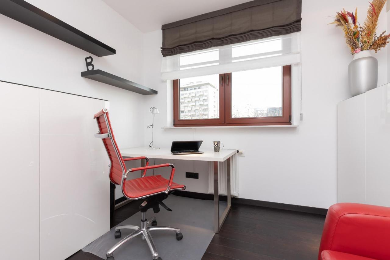Warsaw Srodmiescie Riverside Three-Bedroom Apartment By Renters Екстер'єр фото