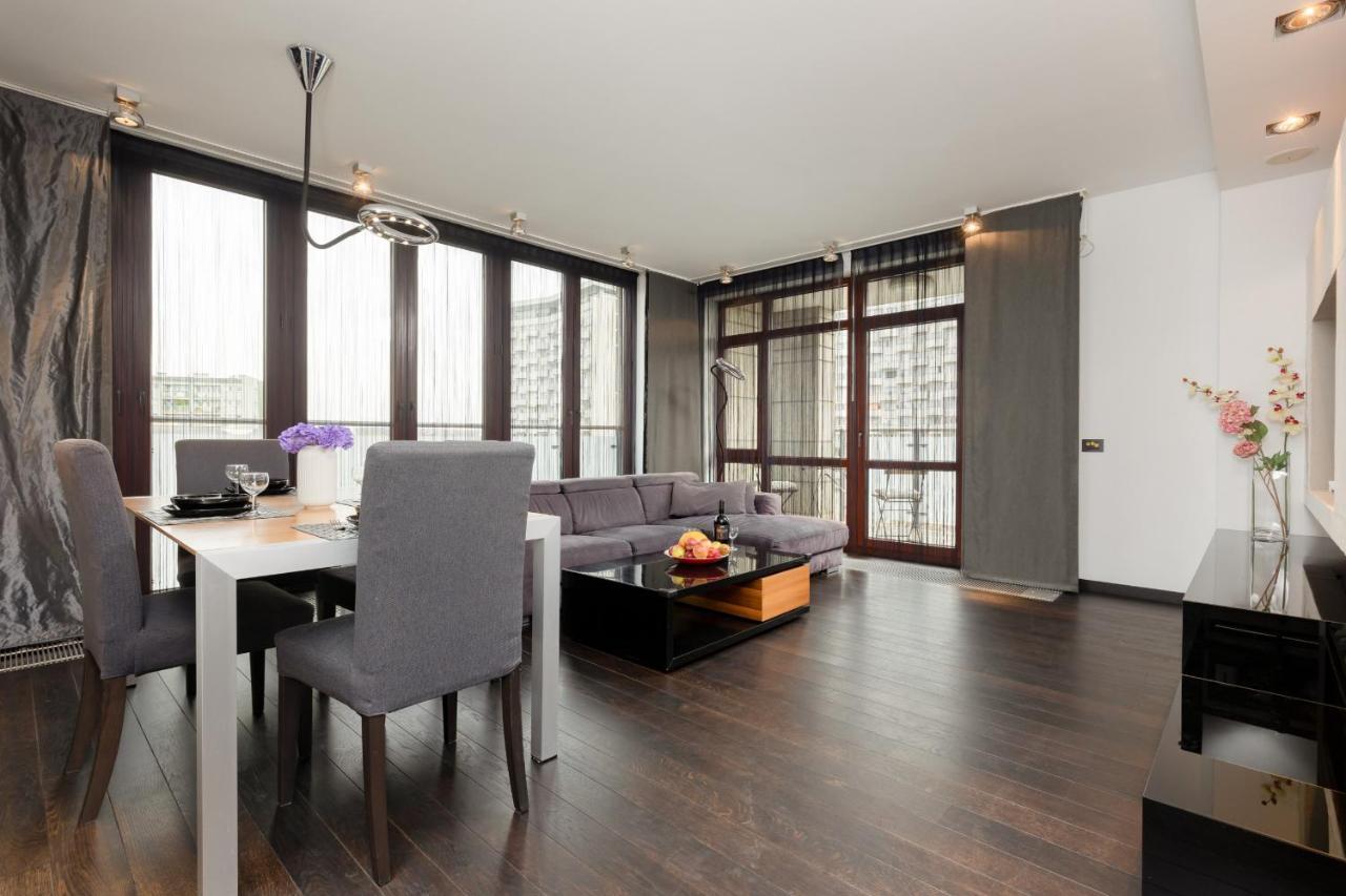 Warsaw Srodmiescie Riverside Three-Bedroom Apartment By Renters Екстер'єр фото