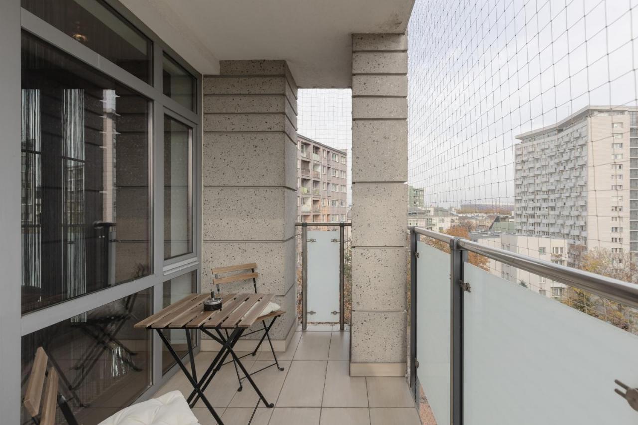 Warsaw Srodmiescie Riverside Three-Bedroom Apartment By Renters Екстер'єр фото