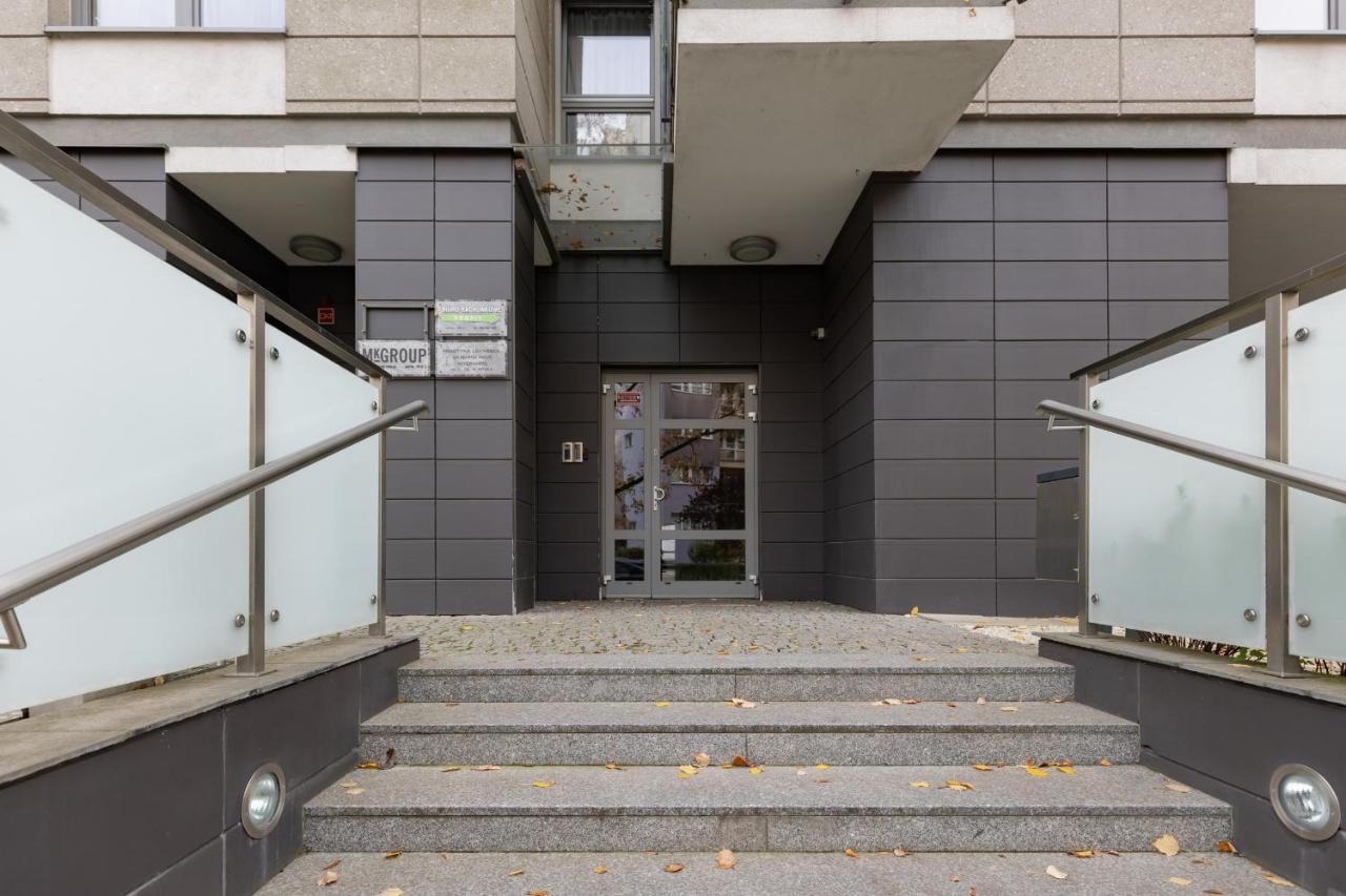 Warsaw Srodmiescie Riverside Three-Bedroom Apartment By Renters Екстер'єр фото